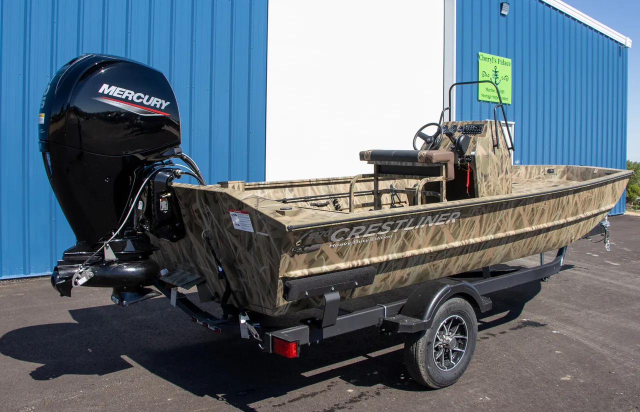 2026 Crestliner 1870 Retriever FCC (photo 2)