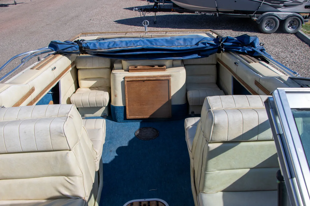 1984 Celebrity 210V (photo 5)